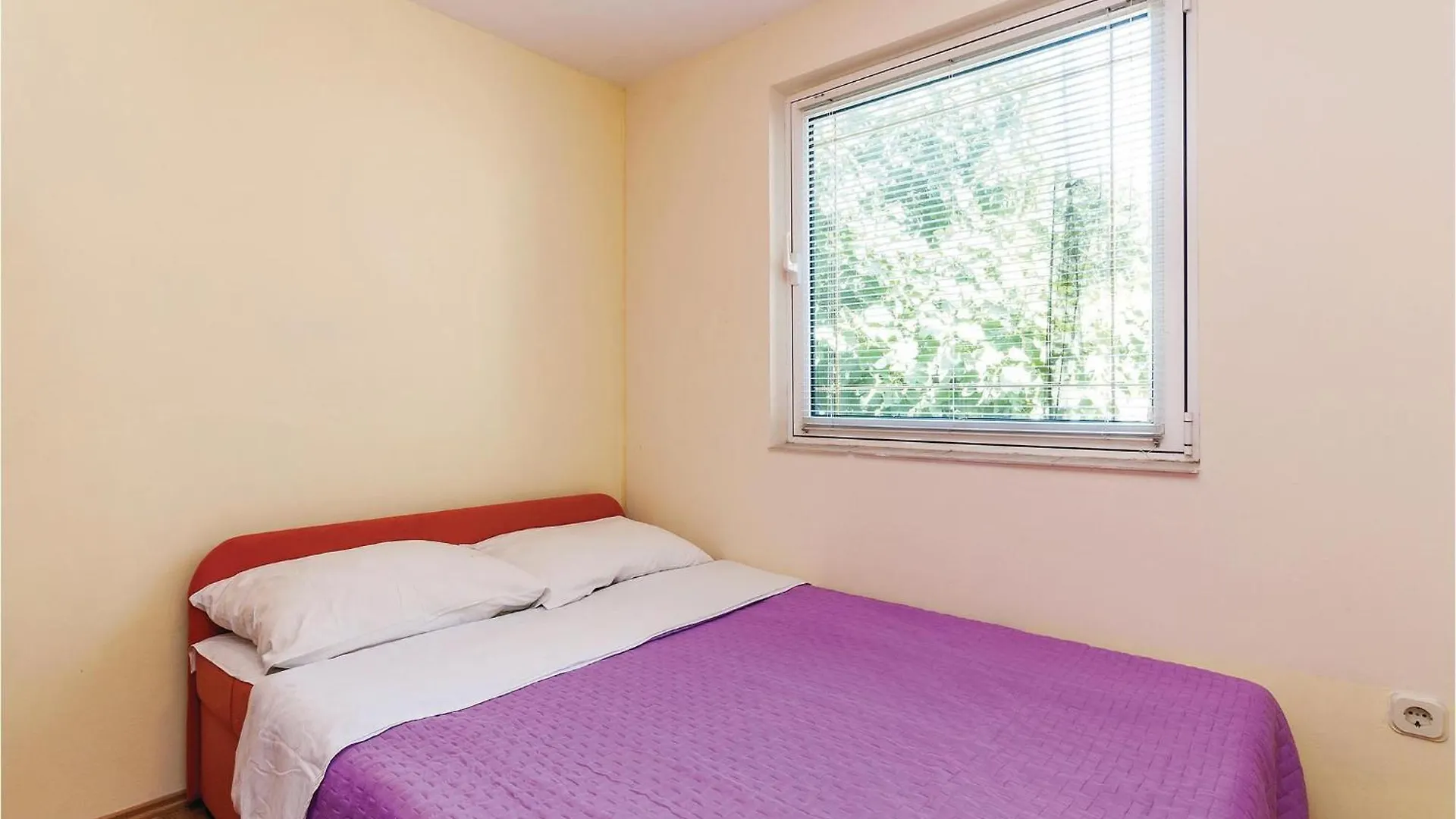 2 Bedroom Nice Apartment In Sveti Petar