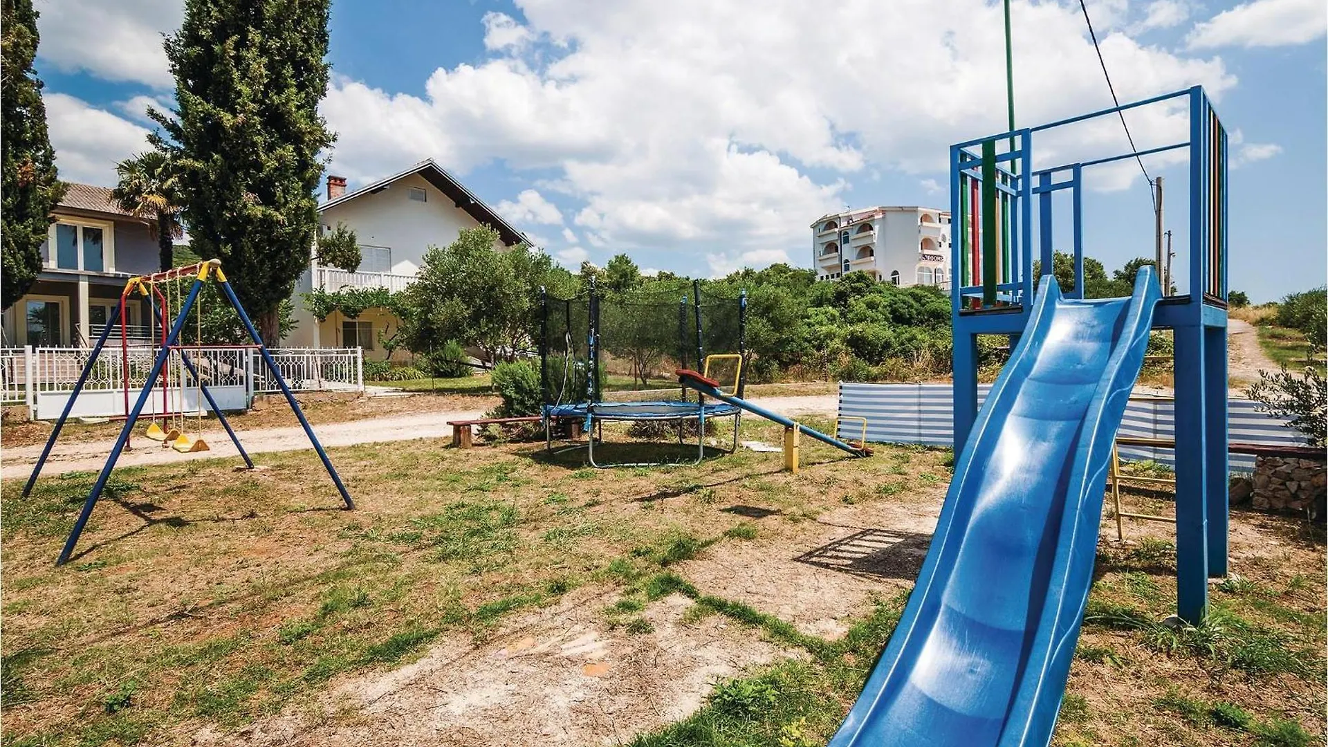 2 Bedroom Nice Apartment In Sveti Petar
